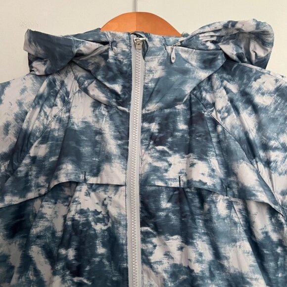 Lululemon Miss Misty Rain Jacket II Sea Side Silver Fox Alberta Lake Size 2 - Picture 3 of 8